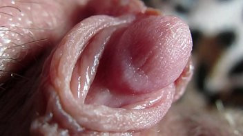 Play Extreme close up on my huge clit head pulsating