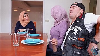 Play Banging his ex girlfriend's arab sister and mom - stepwet.com