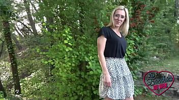Play Alrox, naughty and very greedy, she wants two cocks