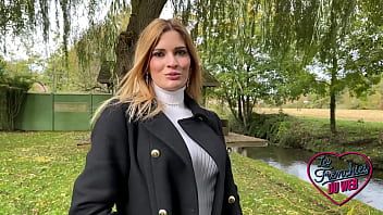 Play Rose, a magnificent 22-year-old blonde, loves sex