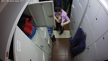 Play Spy in russian KFC locker room 8
