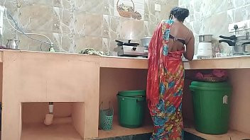 Play Desi indian Cheating maid Fucked By house owner In Kitchen